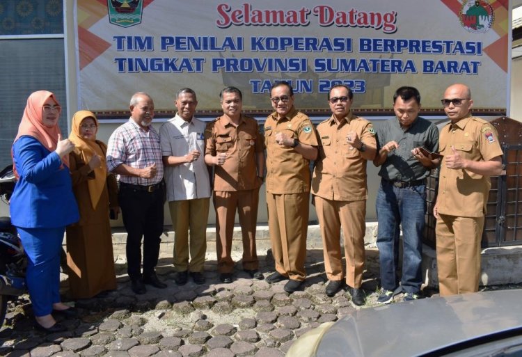 Digitalisasi Koperasi Dan UMKM KUD Ampalu